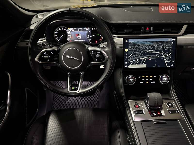 Внедорожник / Кроссовер Jaguar F-Pace 2021 в Киеве