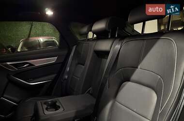 Внедорожник / Кроссовер Jaguar F-Pace 2021 в 