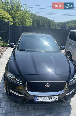 Внедорожник / Кроссовер Jaguar F-Pace 2016 в 