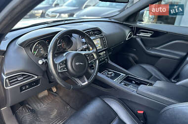 Внедорожник / Кроссовер Jaguar F-Pace 2017 в 