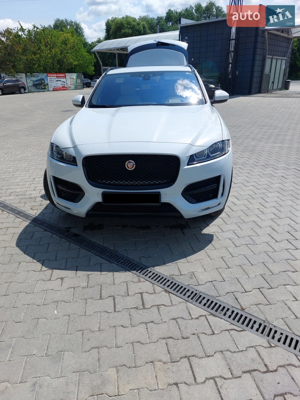 2017 Jaguar F-Pace - мініатюра 14