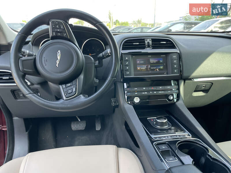 Позашляховик / Кросовер Jaguar F-Pace 2016 в Львові