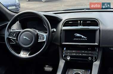 Внедорожник / Кроссовер Jaguar F-Pace 2016 в 