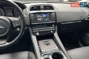 Позашляховик / Кросовер Jaguar F-Pace 2016 в 