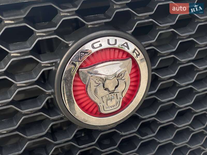 Внедорожник / Кроссовер Jaguar F-Pace 2017 в Киеве