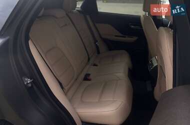 Позашляховик / Кросовер Jaguar F-Pace 2017 в 