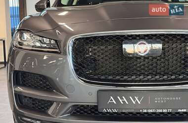 Позашляховик / Кросовер Jaguar F-Pace 2017 в 