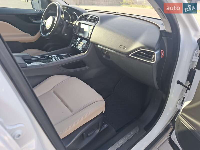 Позашляховик / Кросовер Jaguar F-Pace 2017 в Черкасах