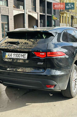 Позашляховик / Кросовер Jaguar F-Pace 2016 в 