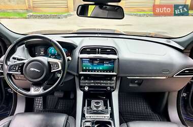 Позашляховик / Кросовер Jaguar F-Pace 2017 в 