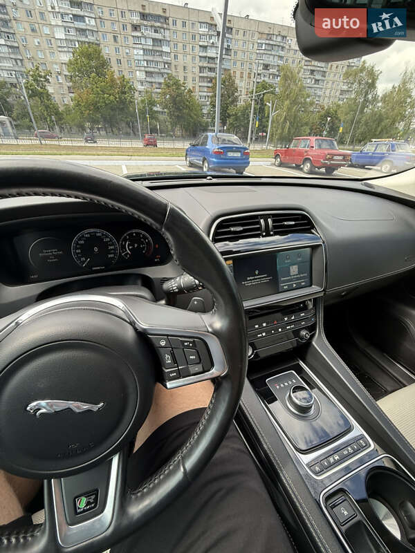 Внедорожник / Кроссовер Jaguar F-Pace 2017 в Харькове