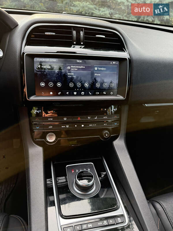 Внедорожник / Кроссовер Jaguar F-Pace 2016 в Тернополе
