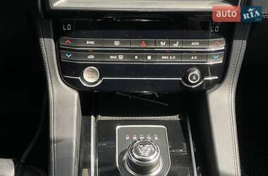 Позашляховик / Кросовер Jaguar F-Pace 2019 в 