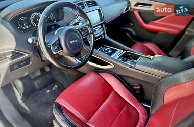 Внедорожник / Кроссовер Jaguar F-Pace 2017 в 
