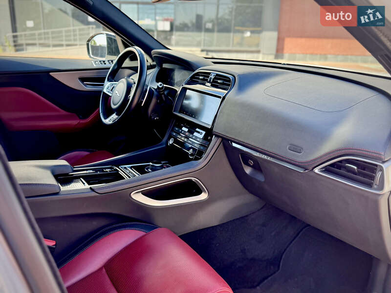 Внедорожник / Кроссовер Jaguar F-Pace 2017 в Одессе