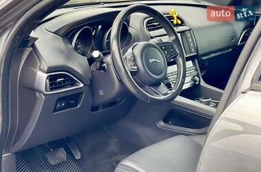 Внедорожник / Кроссовер Jaguar F-Pace 2018 в 