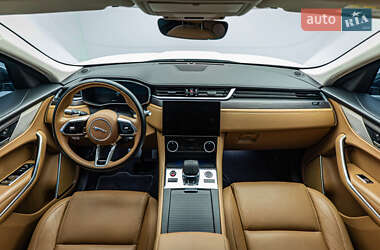 Внедорожник / Кроссовер Jaguar F-Pace 2021 в 