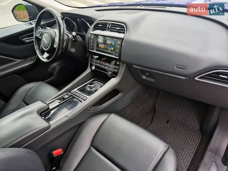 Внедорожник / Кроссовер Jaguar F-Pace 2017 в Ровно