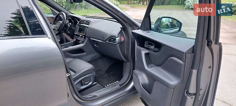 Внедорожник / Кроссовер Jaguar F-Pace 2016 в Киеве
