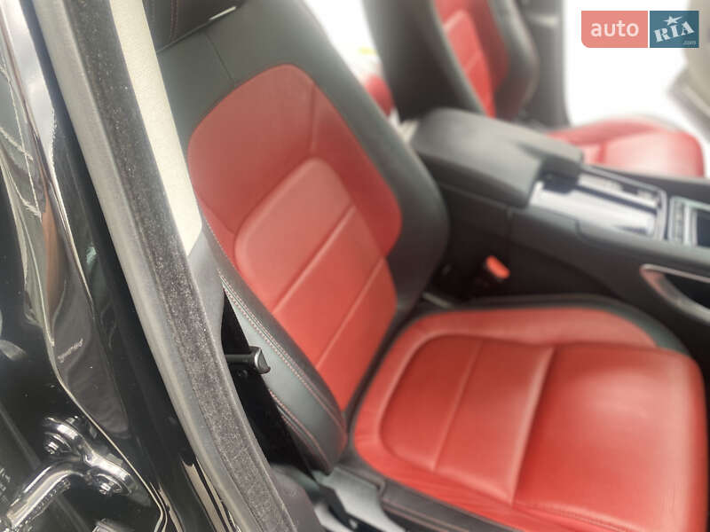 Внедорожник / Кроссовер Jaguar F-Pace 2017 в Киеве