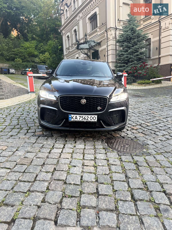 Внедорожник / Кроссовер Jaguar F-Pace 2021 в Киеве