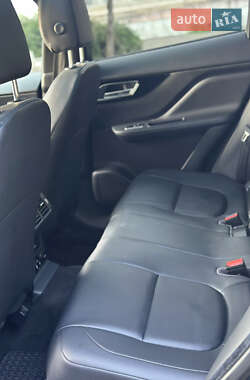 Внедорожник / Кроссовер Jaguar F-Pace 2016 в 