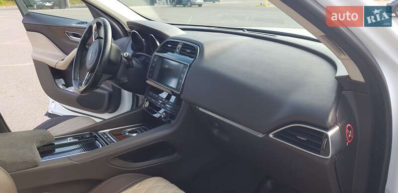 Позашляховик / Кросовер Jaguar F-Pace 2017 в Львові