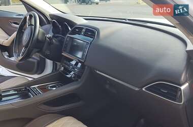 Позашляховик / Кросовер Jaguar F-Pace 2017 в 