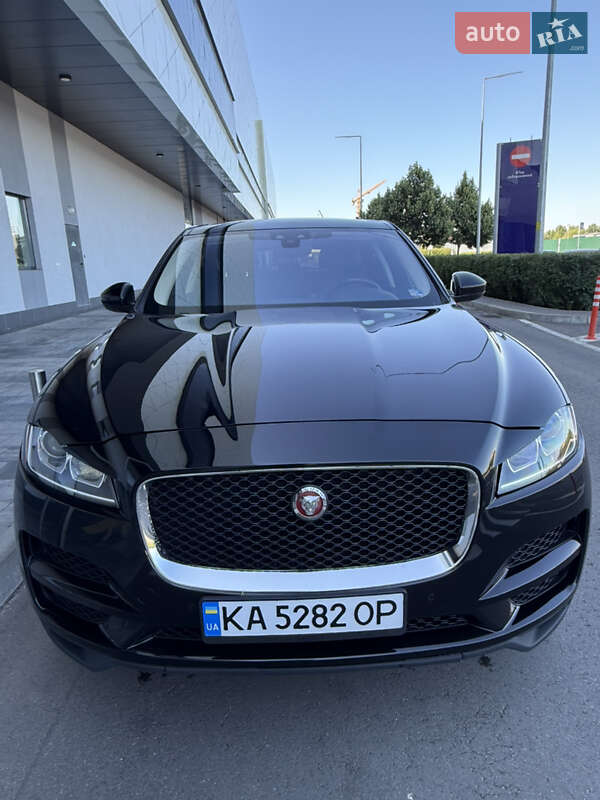 Внедорожник / Кроссовер Jaguar F-Pace 2018 в 