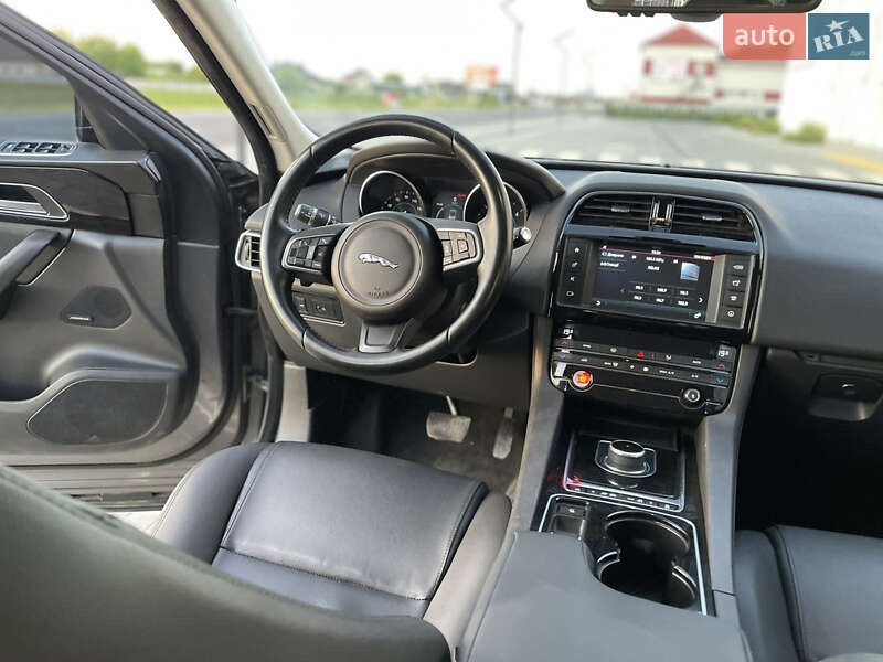 Позашляховик / Кросовер Jaguar F-Pace 2017 в Луцьку фото 16 Позашляховик / Кросовер Jaguar F-Pace 2017 в Луцьку