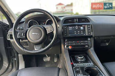 Внедорожник / Кроссовер Jaguar F-Pace 2017 в Луцке