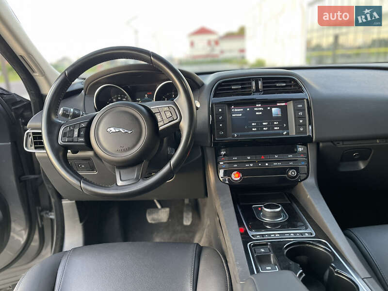 Позашляховик / Кросовер Jaguar F-Pace 2017 в Луцьку фото 15 Позашляховик / Кросовер Jaguar F-Pace 2017 в Луцьку