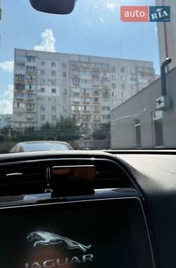 Позашляховик / Кросовер Jaguar F-Pace 2016 в 