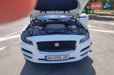 Позашляховик / Кросовер Jaguar F-Pace 2016 в 