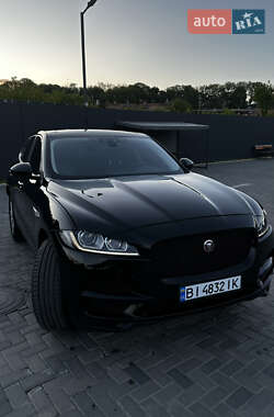 Позашляховик / Кросовер Jaguar F-Pace 2019 в 