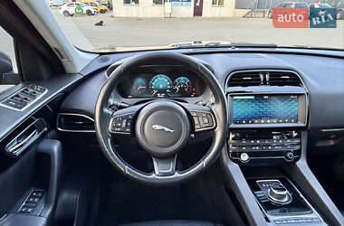 Позашляховик / Кросовер Jaguar F-Pace 2017 в 