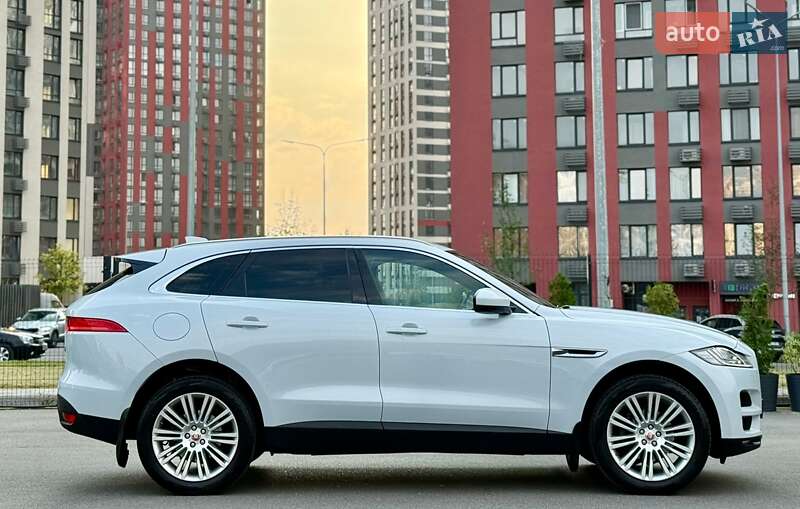 Внедорожник / Кроссовер Jaguar F-Pace 2016 в Киеве