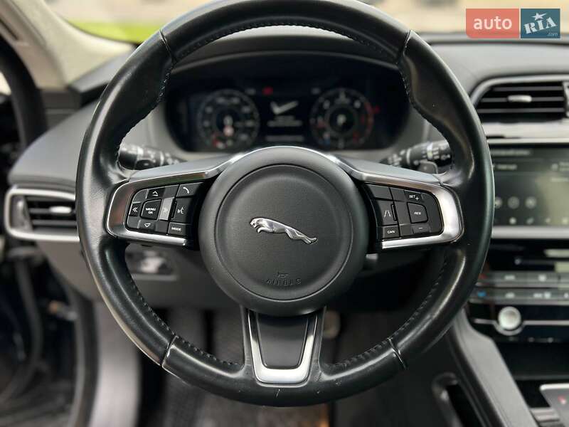 Позашляховик / Кросовер Jaguar F-Pace 2018 в Львові