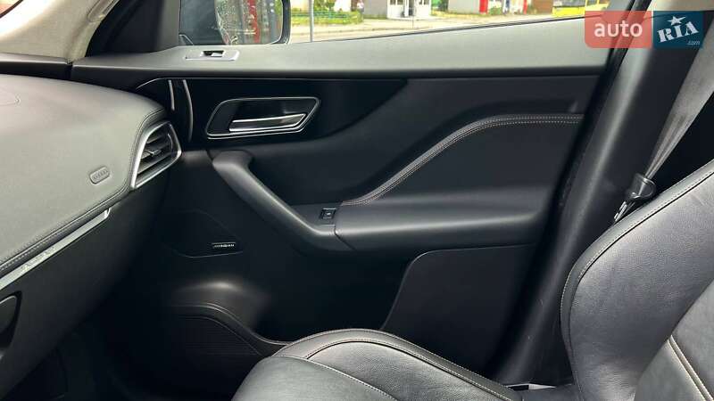 Позашляховик / Кросовер Jaguar F-Pace 2018 в Львові