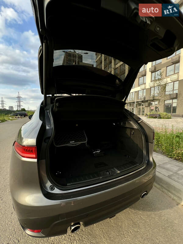 Позашляховик / Кросовер Jaguar F-Pace 2016 в Києві