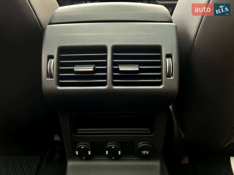 Позашляховик / Кросовер Jaguar F-Pace 2016 в Києві