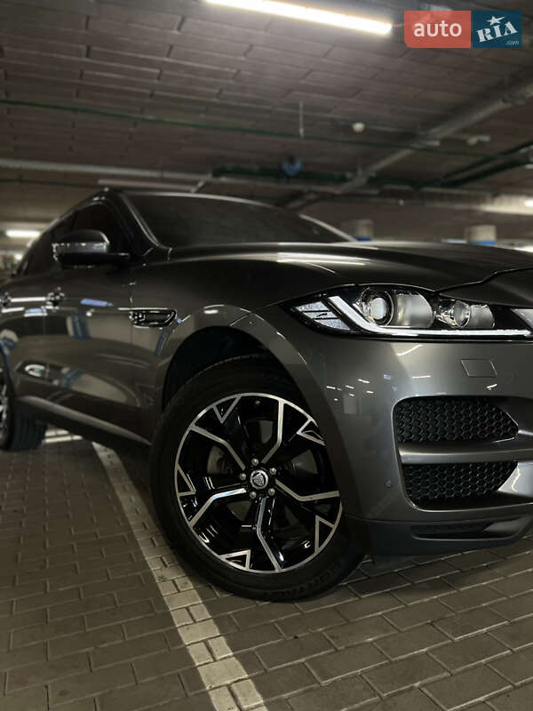 Позашляховик / Кросовер Jaguar F-Pace 2016 в Києві