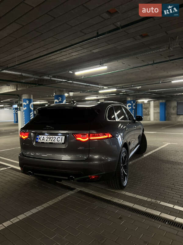 Позашляховик / Кросовер Jaguar F-Pace 2016 в Києві