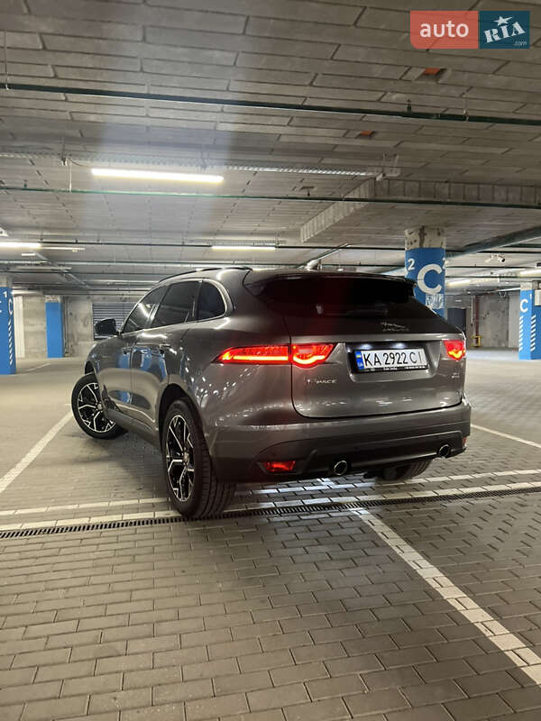 Позашляховик / Кросовер Jaguar F-Pace 2016 в Києві