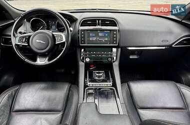 Позашляховик / Кросовер Jaguar F-Pace 2017 в 