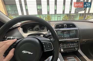 Внедорожник / Кроссовер Jaguar F-Pace 2016 в 