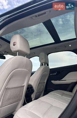Позашляховик / Кросовер Jaguar F-Pace 2016 в 