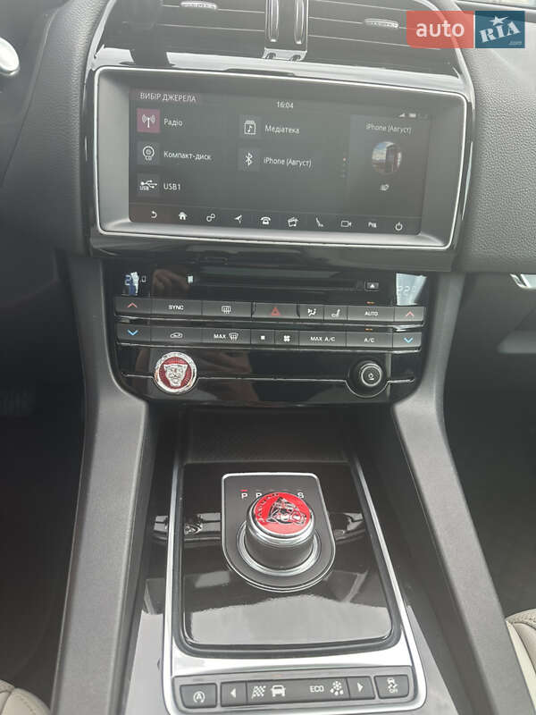 Внедорожник / Кроссовер Jaguar F-Pace 2016 в Киеве