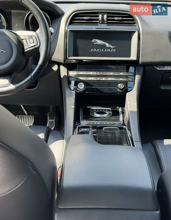 Внедорожник / Кроссовер Jaguar F-Pace 2018 в Киеве