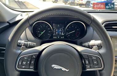 Внедорожник / Кроссовер Jaguar F-Pace 2018 в 